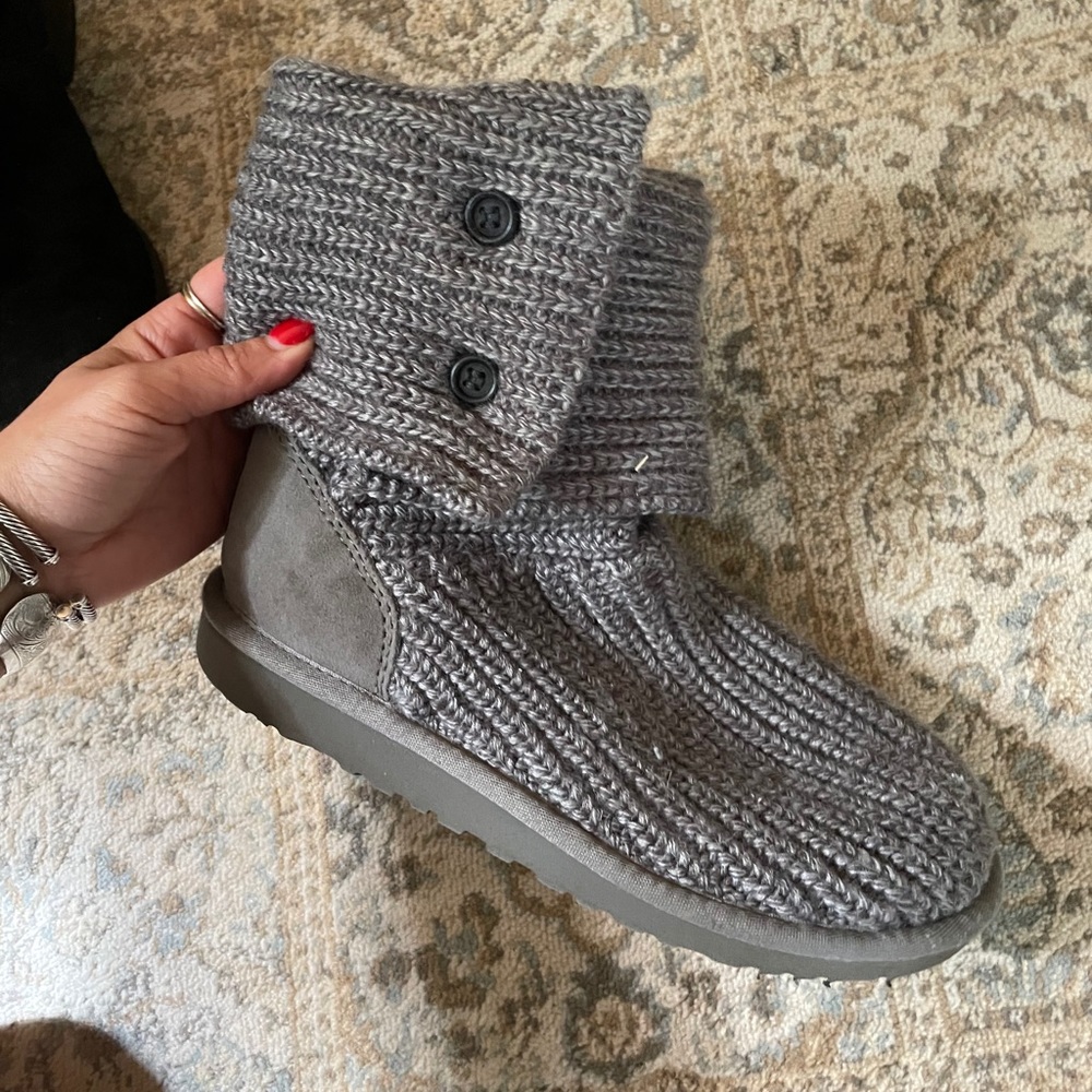Grey Knit Ugg’s